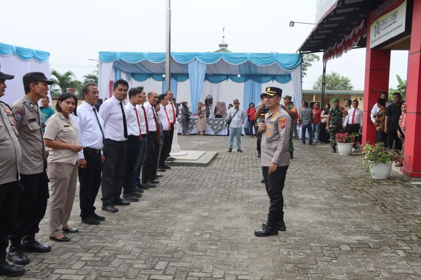 Kapolrestabes Medan Berikan Arahan dan Motivasi kepada Personel Polsek Patumbak