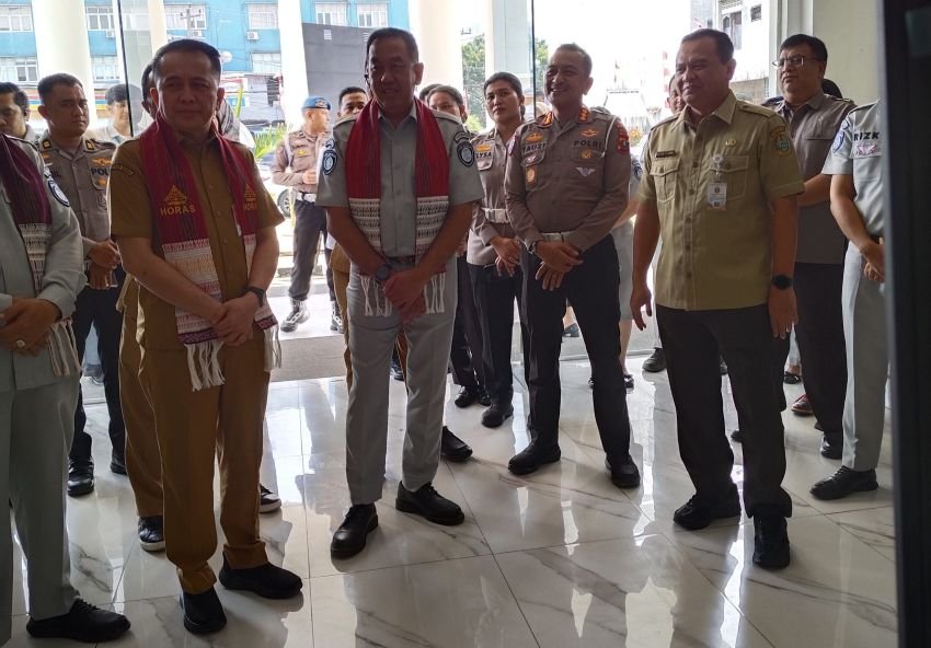 Dirlantas Polda Sumut Kombes Pol Ahmad Fauzi Kunker ke Samsat Sekip