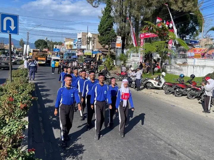 Polres Karo Kawal Gerak Jalan HUT RI ke-81 Berlangsung Aman dan Tertib