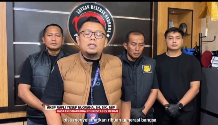 Peredaran 622 Pod Getar dalam Kemasan Permen Beraksara Cina
