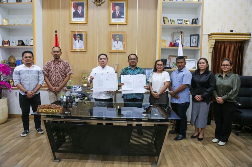 Wesly Silalahi Bersama Rektor UHKBPN Pematangsiantar Teken Kesepakatan tentang Pendidikan, Penelitian, dan Pengabdian Masyarakat