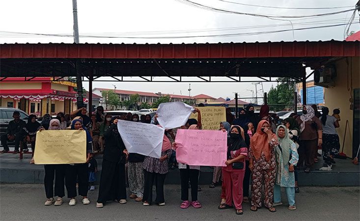 Omak-omak Bagan Deli Datangi Kejari Belawan, Desak Kepastian Hukum Kasus Tawuran Maut