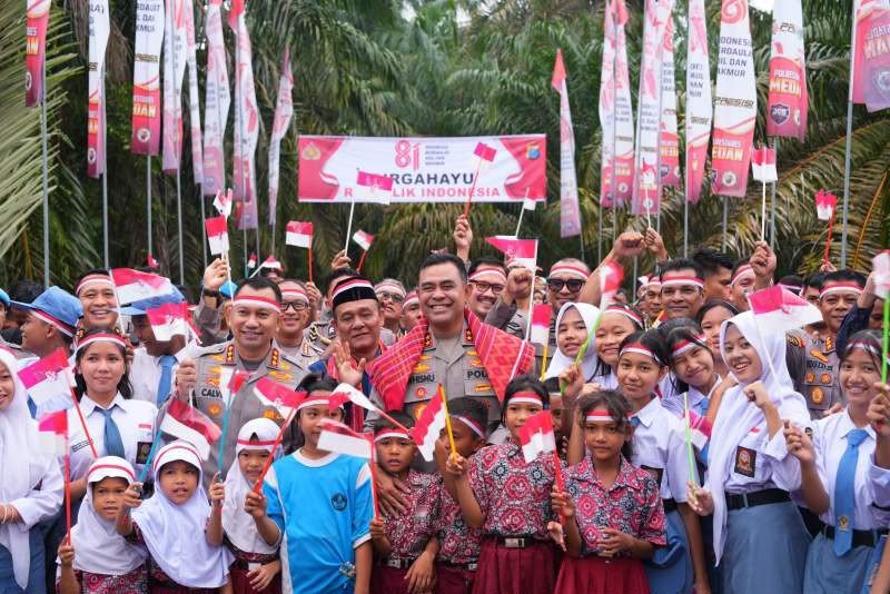 Kapolrestabes Medan Hadiri Peresmian Jembatan Merah Putih Presisi Polri dan Salurkan Bakti Sosial