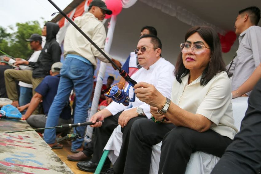 Lomba Mancing Ikan, Istri Wesly Silalahi Raih Juara 4