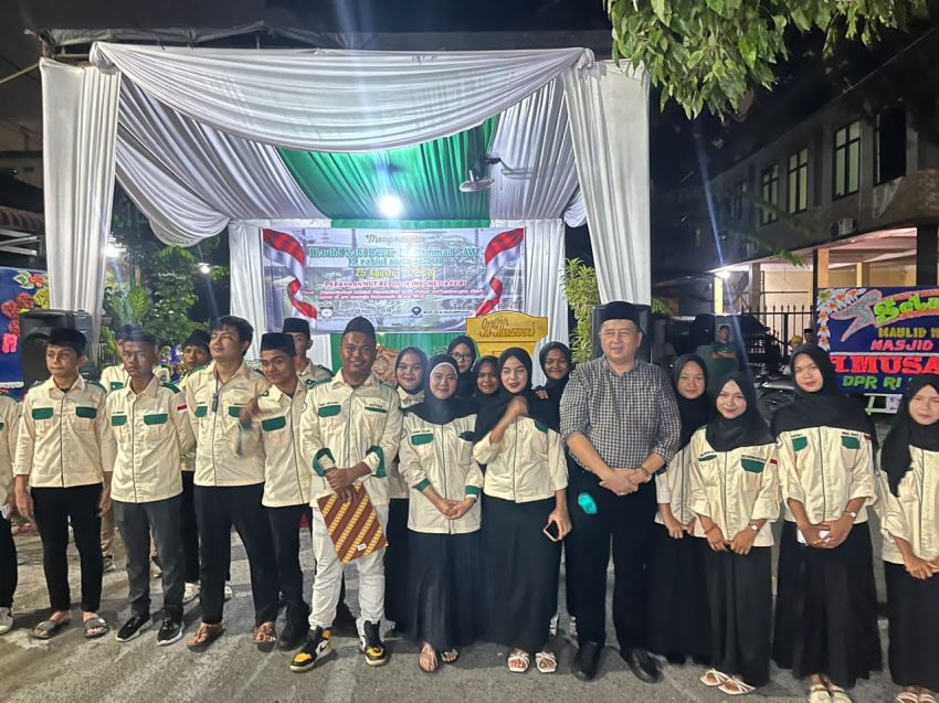 Peringatan Maulid Nabi Muhammad SAW dan HUT Ke-81 RI di Masjid Al Munawwarah Sukses
