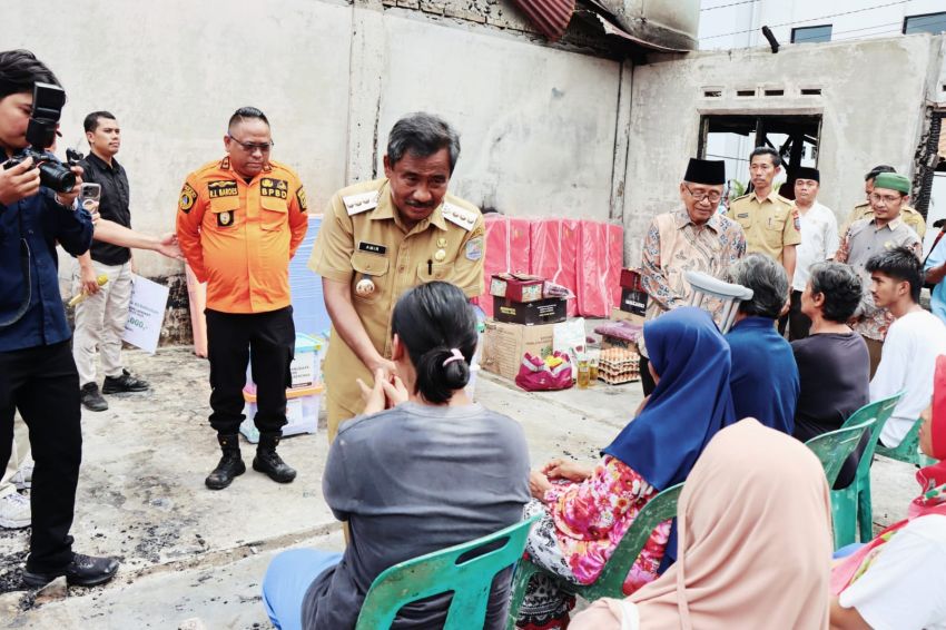 Wali Kota Binjai Tinjau dan Salurkan Bantuan bagi Korban Kebakaran
