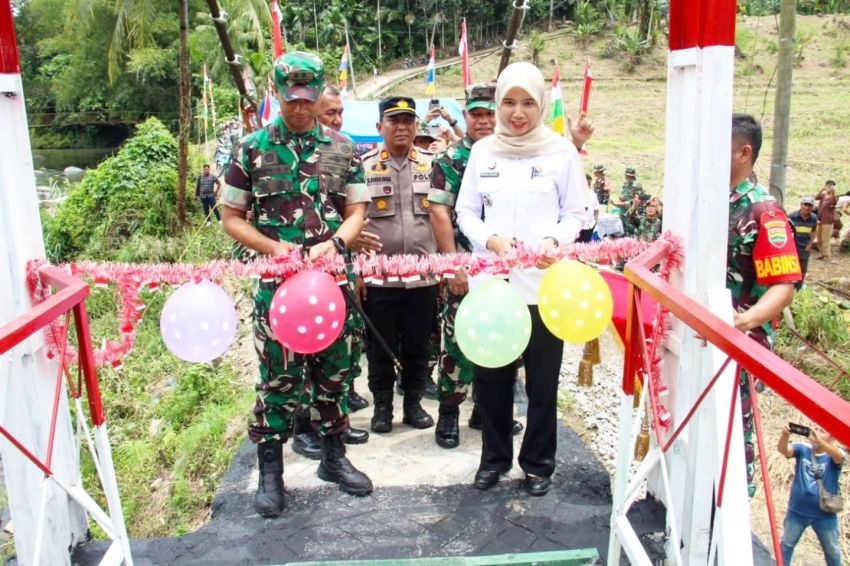 Dandim 0201/Medan Resmikan Jembatan Gantung Perintis Garuda di Namorambe