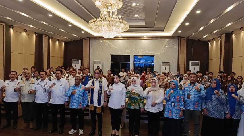 Rico Waas Kukuhkan Duta Penggerak Ayah Teladan Kota Medan