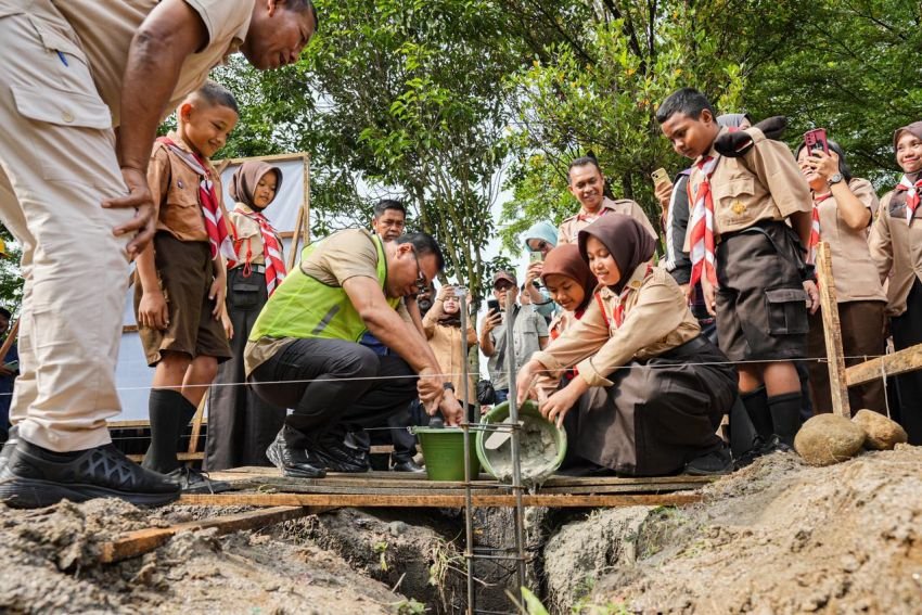 Bupati Deli Serdang Letakkan Batu Pertama Pembangunan RKB dan Aula SMPN 1 Beringin