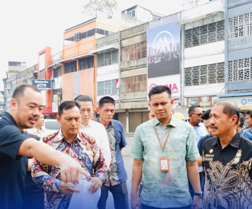 Kadis SDABMBK Kota Medan Khairul Azmi Tinjau Pasar Petisah, Dorong Penataan Trotoar Dan Infrastruktur Pendukung