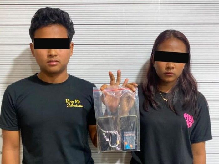Ngedar Ineks Cowok Ini Ditangkap, Eh.. Nyanyi, Cewek Temannya Ikut Diciduk