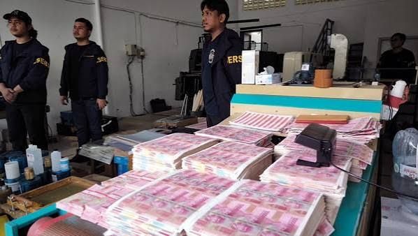 Sindikat Uang Palsu Grade A Dibongkar, Rencana Mau Didistirbusikan Ke Bank Swasta