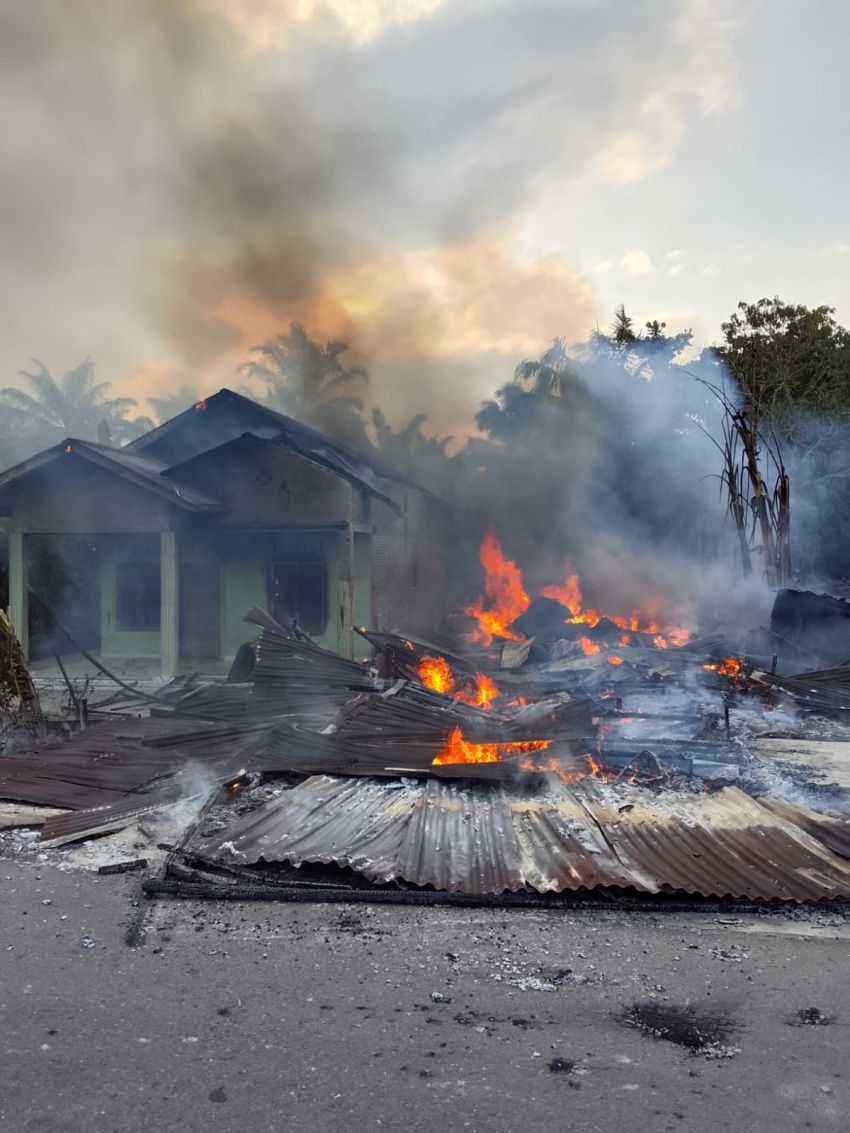 Krisis Damkar di Panai Hulu, Dua Rumah Warga Tanjung Sarang Elang Ludes Dilalap Api