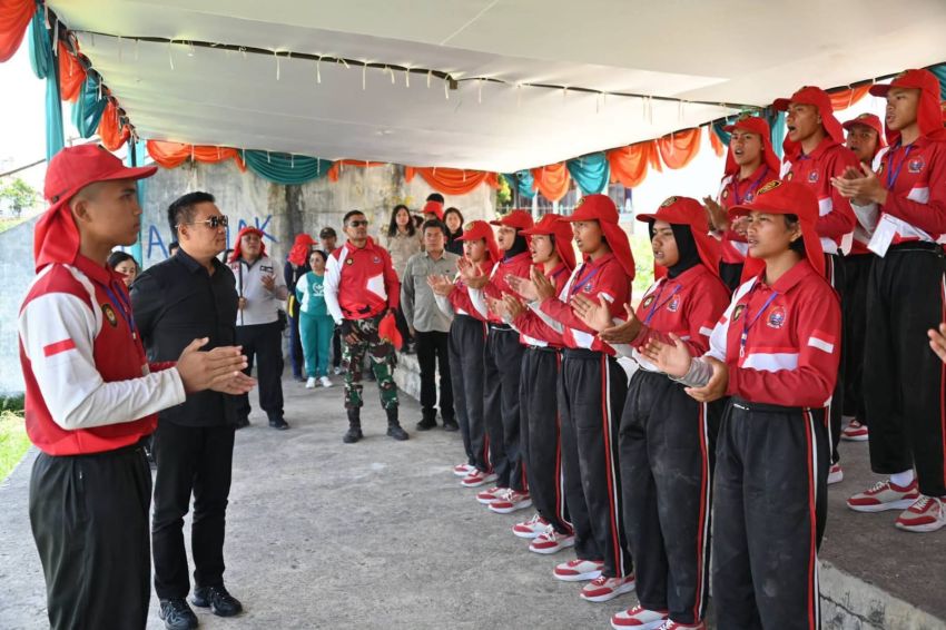 Bupati Humbang Hasundutan Beri Semangat, Paskibraka Kabupaten Diminta Jaga Kesehatan
