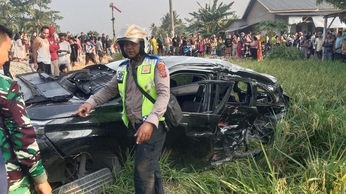 Mobil Bawa Pegawai Bank Tertabrak Kereta Api di Sergai, 1 Tewas 2 Luka