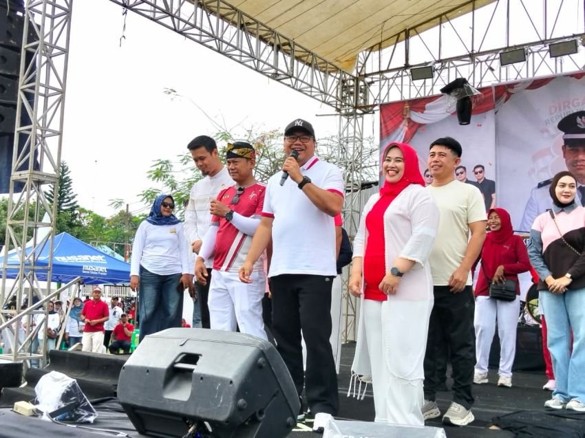 Bupati Hadiri Gebyar Akbar Desa Buntu Bedimbar dan Tinjau RTLH