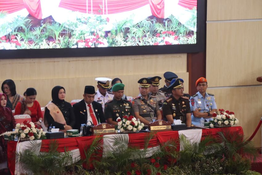 Kapolrestabes Medan Hadiri Sidang Paripurna HUT ke-81 RI di Gedung DPRD