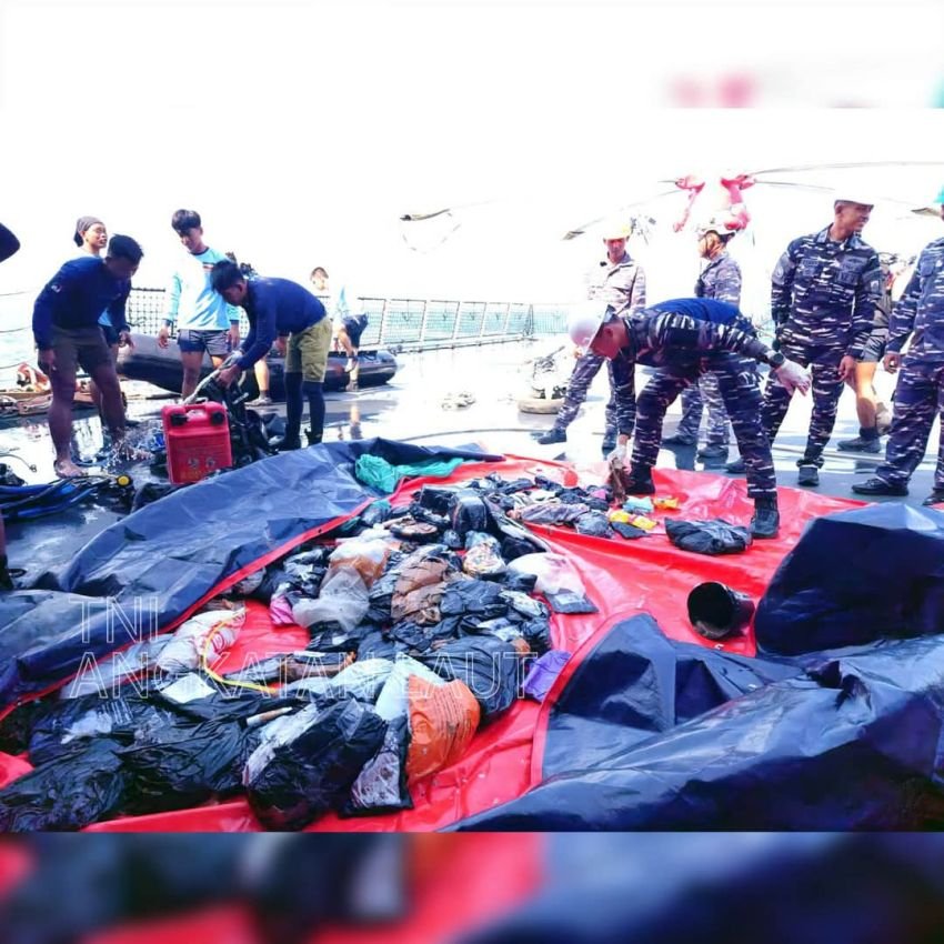 TNI AL Turunkan Pasukan Penyelam Kopaska Cari dan Evakuasi Korban KM Virgo Transport 8