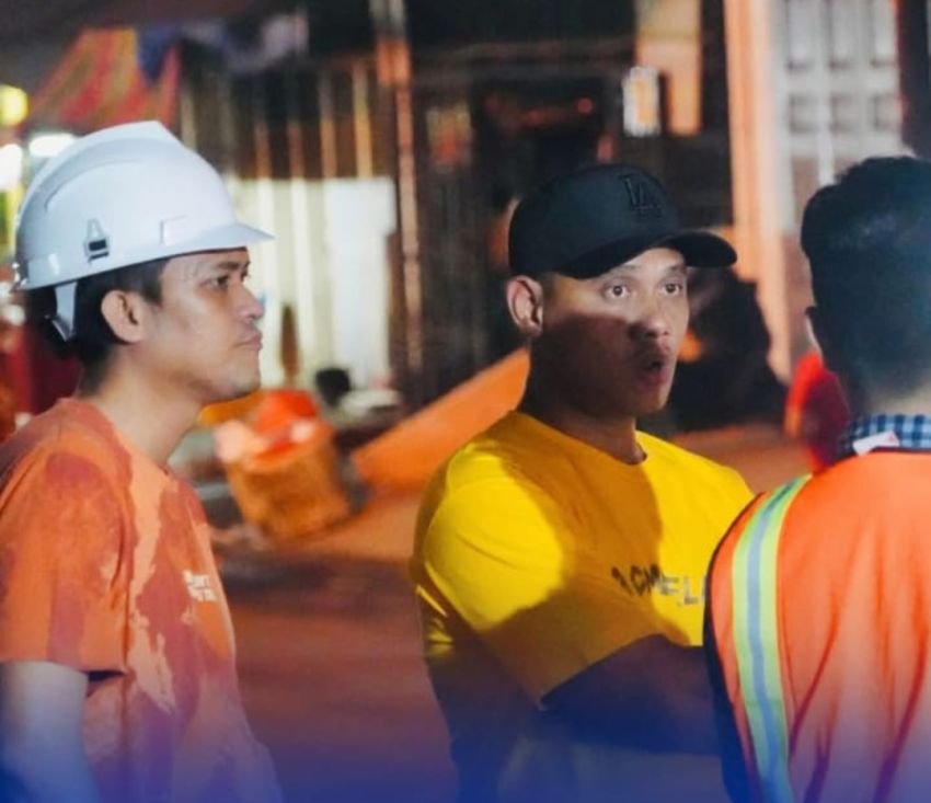 Dini Hari, Kadis SDABMBK Tinjau Pekerjaan Jalan Ayahanda, Pastikan Kualitas Infrastruktur Sesuai Standar