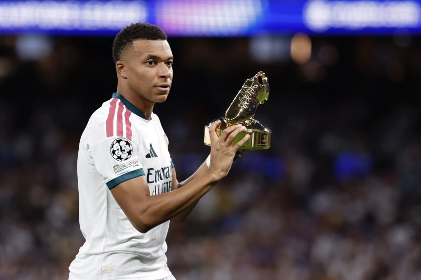 Kylian Mbappe Umbang Diri Sendiri jadi Pemain Terbaik Dunia Musim Lalu