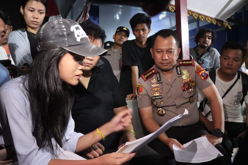 Kapolrestabes Medan Temui Mahasiswa Universitas Darma Agung yang Bertahan di Kantor LLDikti Sumut