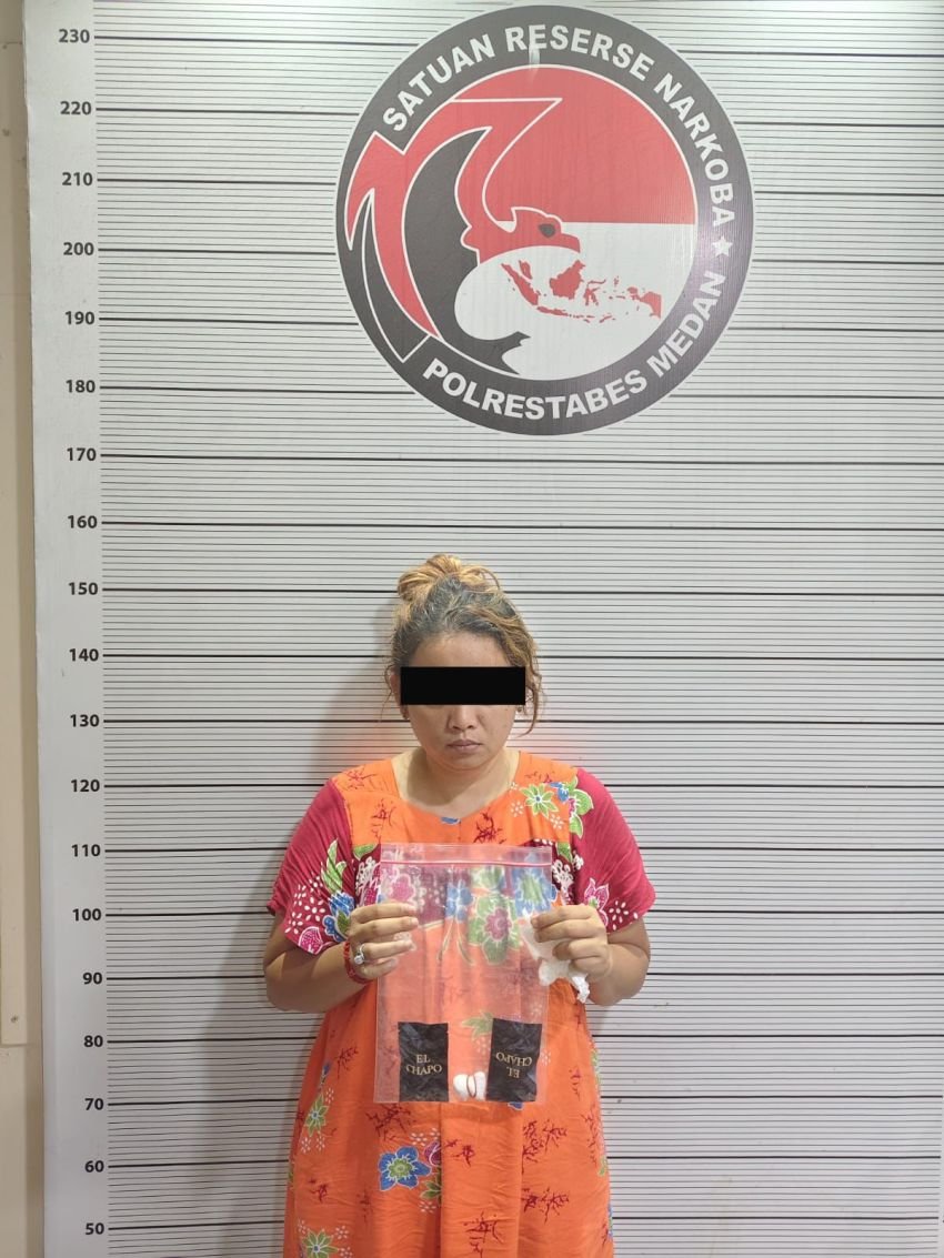 Alamak! Sudah Bagus jadi Kepling, Eh...Wanita Ini Malah Nyambi Ngedar Pod Getar dan Ineks, Nyangkut!