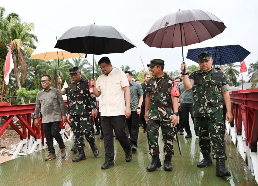 Resmikan Jembatan Bailey di Tapteng, Bobby Nasution Janji Beri Modal Usaha untuk Warga