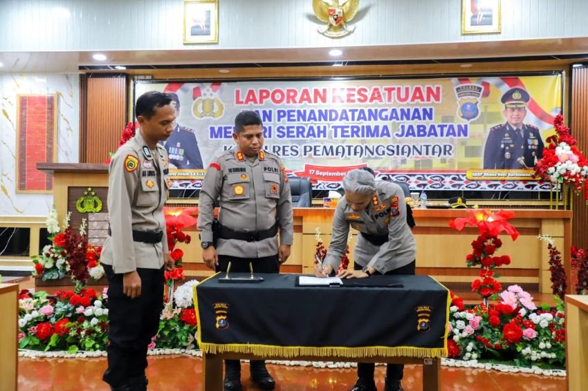 Wesly Silalahi Hadiri Pedang Pora Penyambutan serta Pelepasan Kapolres