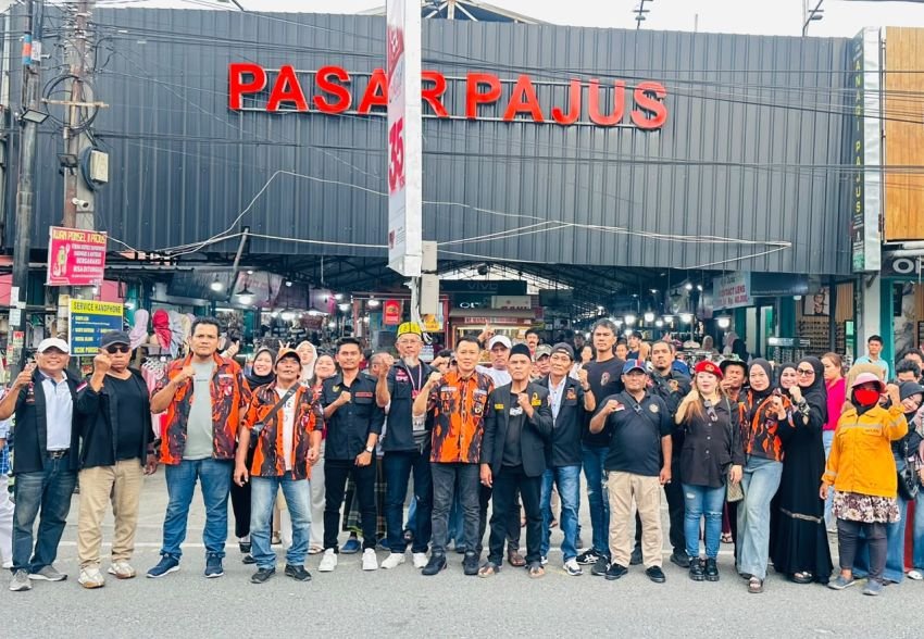 Gelar Jumat Berkah, DPC GRIB Jaya Medan Kolaborasi Bersama PAC PP Medan Baru Bagikan 700 Porsi Makanan