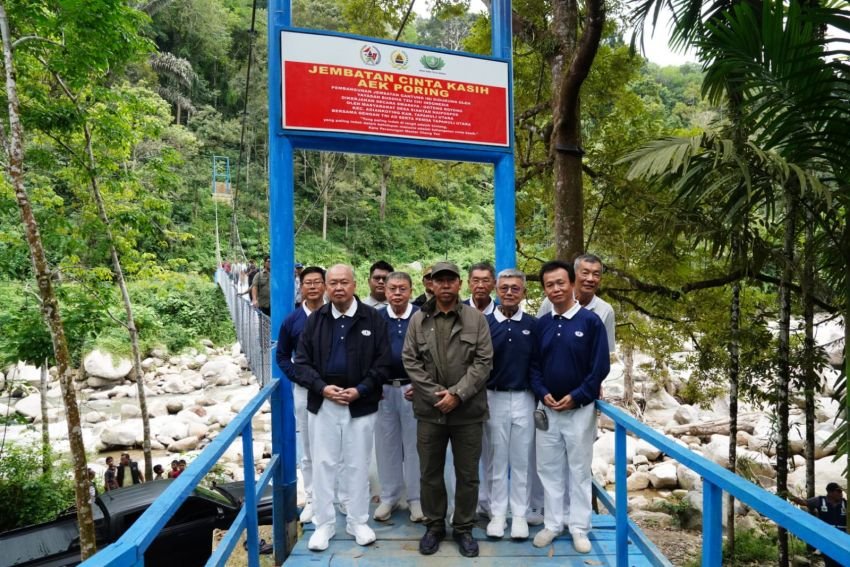 Resmikan Jembatan Cinta Kasih Aek Poring, Bupati Taput Komitmen Perkuat Infrastruktur dan Akses Masyarakat Siantar Naipospos &lrm;