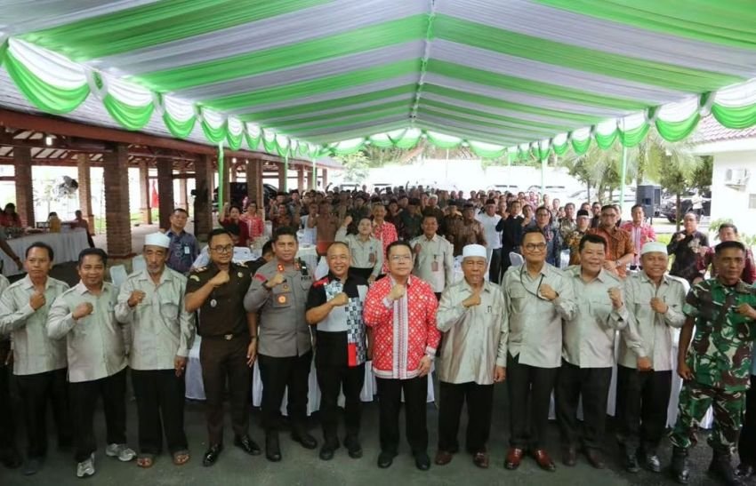 Wesly Silalahi Terima Penghargaan Tokoh Toleransi dari FKUB Kota Pematangsiantar