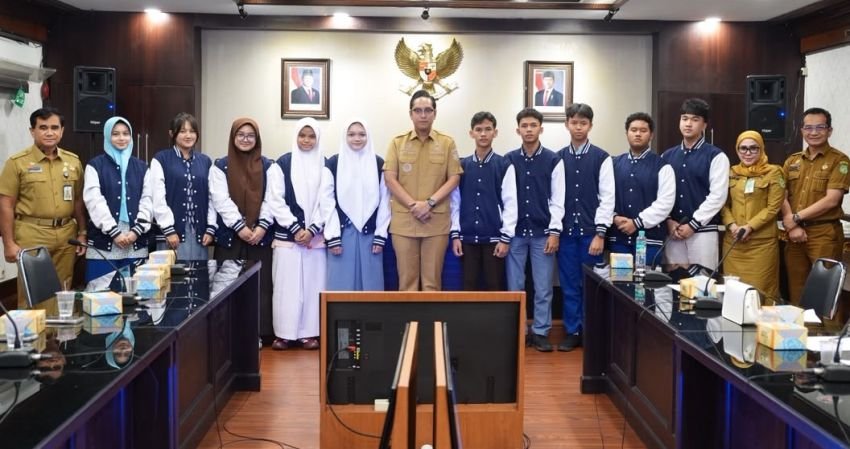 Dua Siswa MAN 1 Medan Ikut Pertukaran Pelajar ke Malaysi