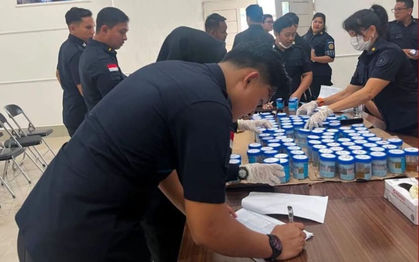Seluruh Petugas Lapas Kelas IIA Binjai Tes Urine