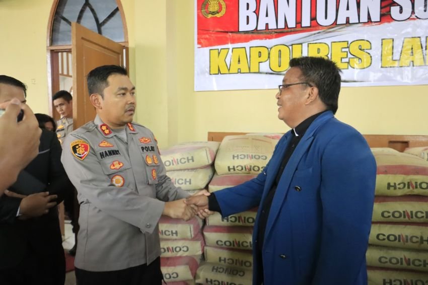 Kapolres Langkat Salurkan Bantuan Material Untuk Pembangunan Gereja HKBP Bukit Mas Besitang
