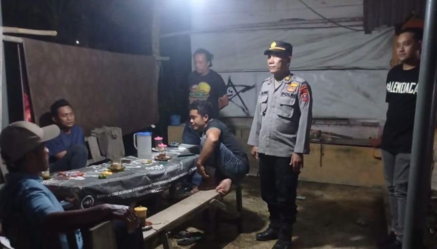 Polsek Gunung Malela Patroli Tengah Malam Pastikan Situasi Kondusif