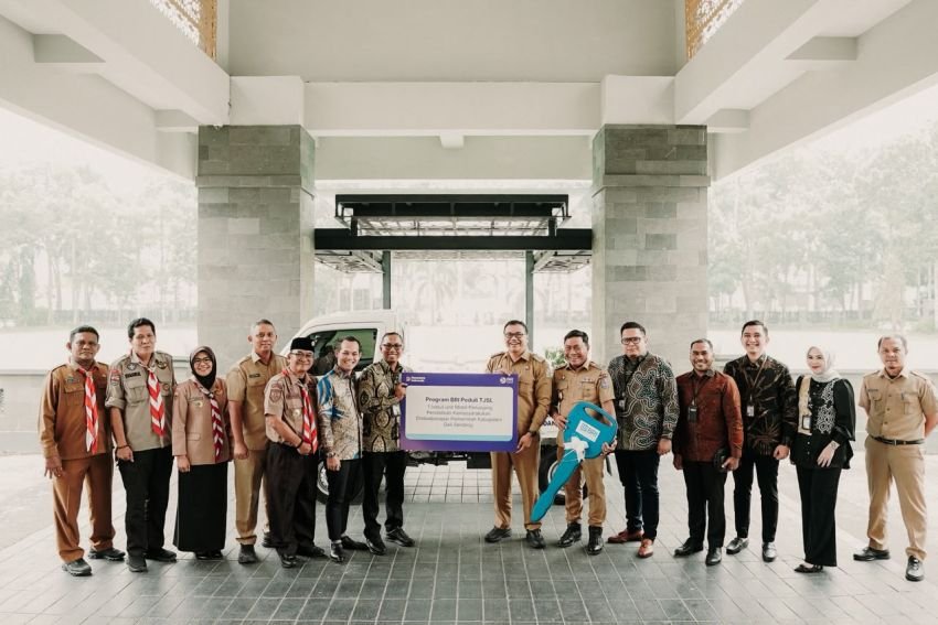 Pemkab Deli Serdang Terima Mobil Penunjang dari Program TJSL BRI