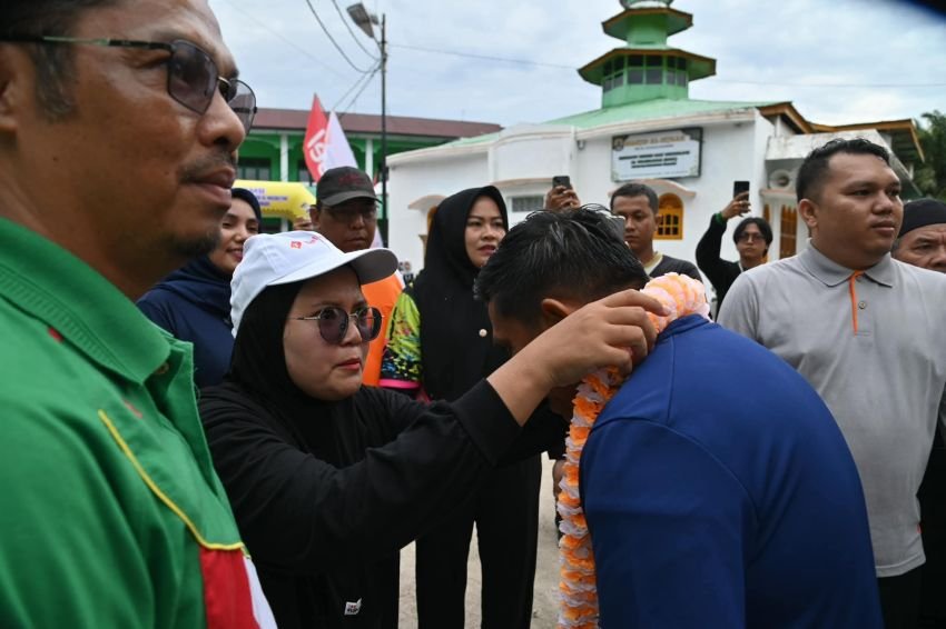 Wali Kota Sibolga Lepas Jalan Santai PKKMB IBTA 2026, Dorong Mahasiswa Serius Tempuh Pendidikan