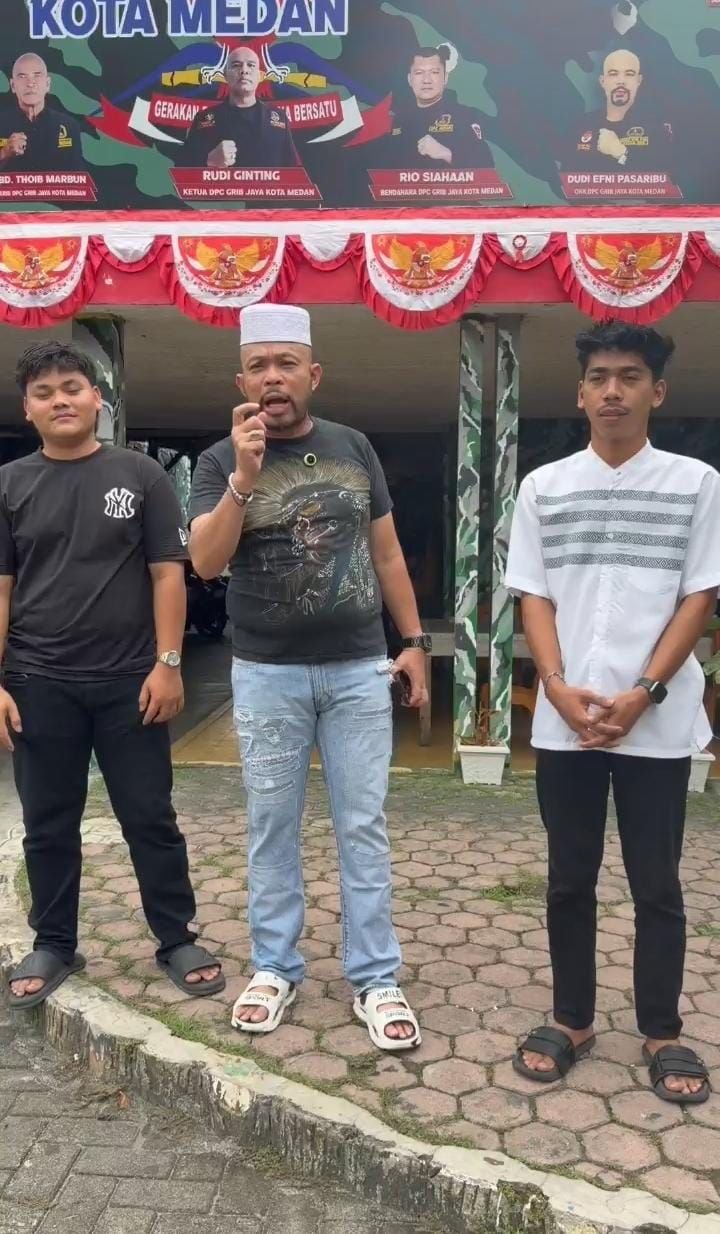 Peduli Sesama, DPC GRIB Jaya Kota Medan dan PAC Medan Tembung Bagikan Ratusan Porsi Makanan di 'Jumat Berkah'