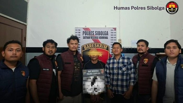 Bertengkar, Main Tikam Leher Hingga Tewas