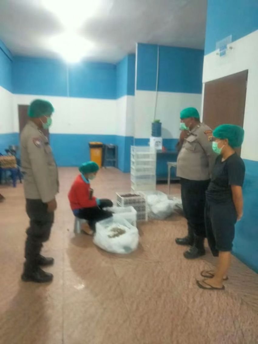 Pastikan Makanan Aman Dikonsumsi, Dokkes Polres Karo Periksa MBG
