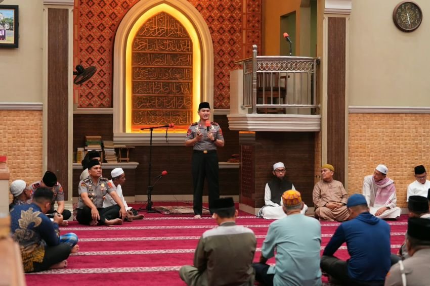 Sholat Subuh Bersama Masyarakat, Kapolda Sumut Ajak Perkuat Persatuan dan Perangi Narkoba