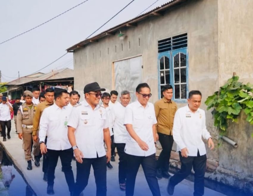 Rico Waas Tinjau RTLH di Belawan, Pastikan Penanganan Tepat Sasaran
