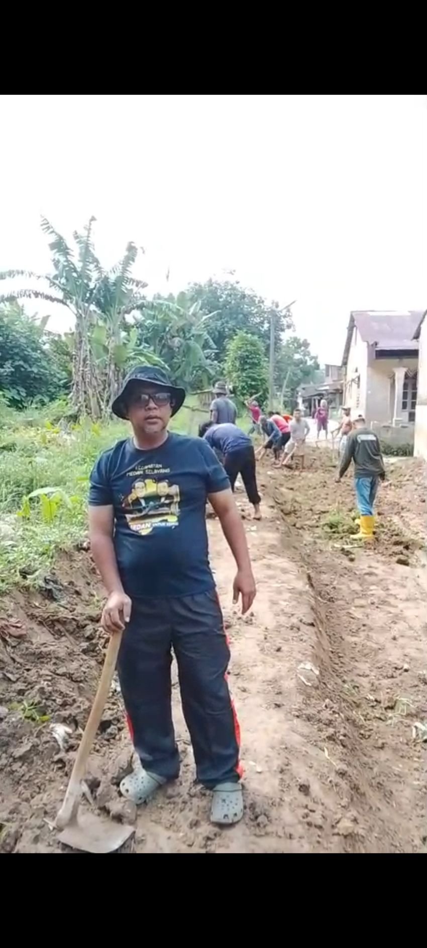 Lurah Beringin Irwansyah Bersama Warga Benahi Akses Jalan Sareman, Wujudkan Semangat Gotong Royong dan Lingkungan Nyaman