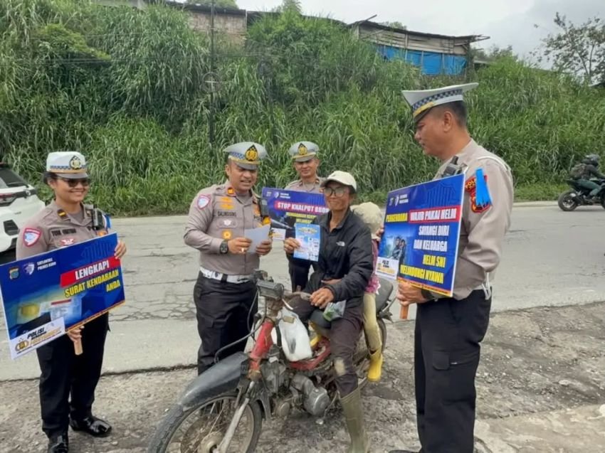 Satlantas Polres Karo Gencarkan Edukasi Pengendara Lewat Radio dan Turun ke Jalan