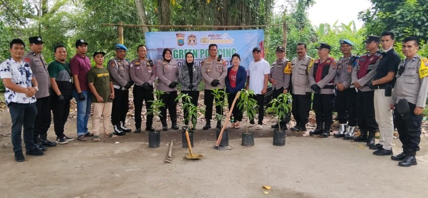 Peduli Lingkungan , Polsek Medan Kota Gelar Green Policing di Bantaran Sungai Deli