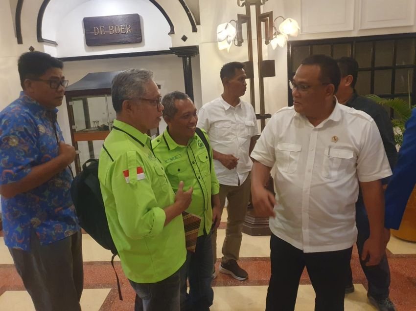 Menteri LH Jumhur Hidayat Apresiasi Lahirnya Persaudaraan Pemulung: Mereka Adalah Pejuang Lingkungan