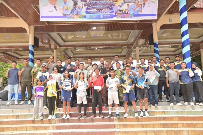 Pemko Sibolga Tutup Turnamen Bola Voli U-15, Hadiri Pelantikan Pengurus PBVSI yang Baru