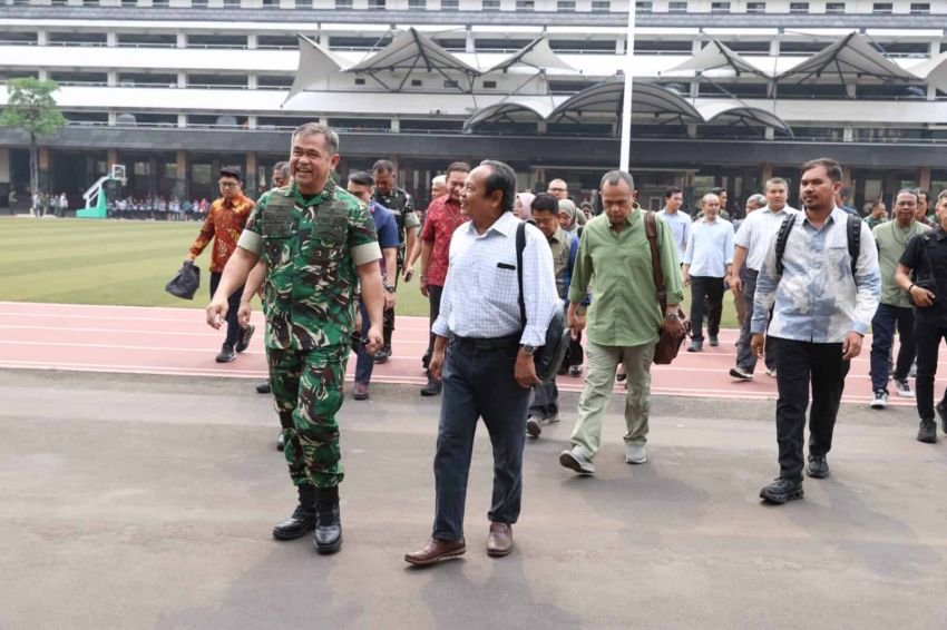 Kasad Maruli Simanjuntak Jamu Pemimpin Redaksi Media di Mabesad