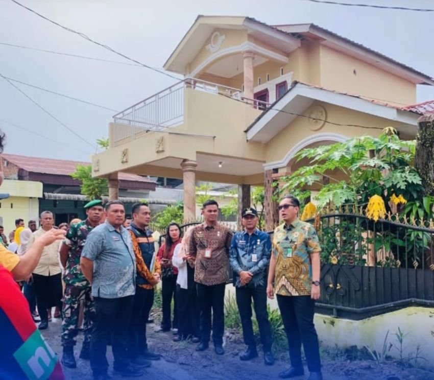 Tinjau Distribusi Air Bersih di Griya Kencana, Rico Waas Pastikan Pekerjaan Berjalan Optimal