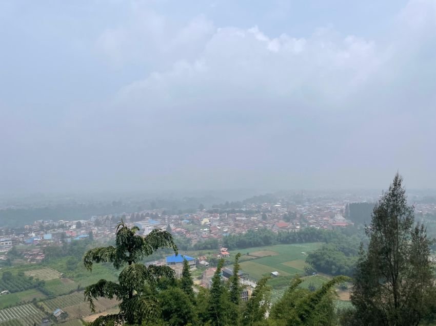 Kabupaten Karo Diselimuti Asap Karhutla, Pemkab Berlakukan PJJ